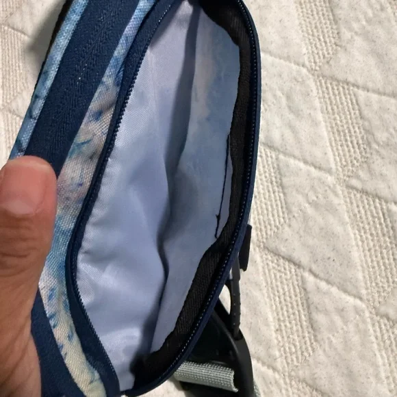 Kavu Sky Blue Belt Bag - Brand New Condition - Picture 7 of 7